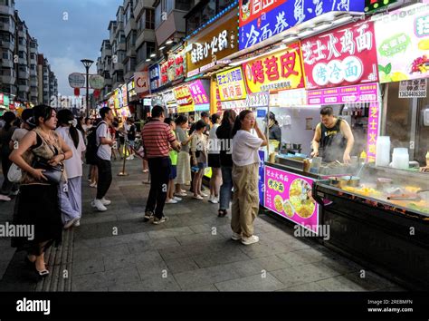 長春市夜市有多種類型與風情，您可否分享一下自己的體驗或想知道哪一種夜市最為人氣?