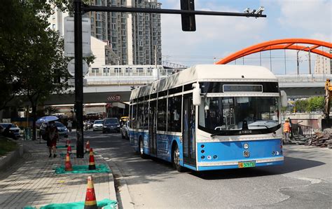 靖江到上海坐車多久?其實，交通方式不僅僅是車輛，還有各種各樣的選擇，例如火車、高鐵、輪船等，每種方式都有其獨特的魅力和適用範圍。